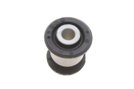 Сайлентблок переднего рычага meyle 1004070053