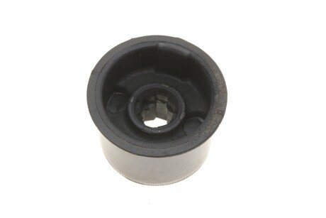 Сайлентблок переднего рычага meyle 1006100027HD