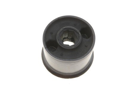 Сайлентблок переднего рычага meyle 1006100027HD