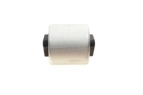 Сайлентблок переднего рычага meyle 1006100039HD