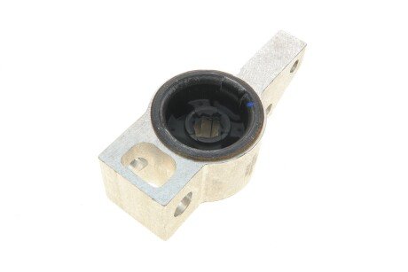 Сайлентблок переднего рычага meyle 1006100042