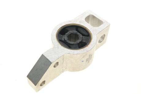 Сайлентблок переднего рычага meyle 1006100042