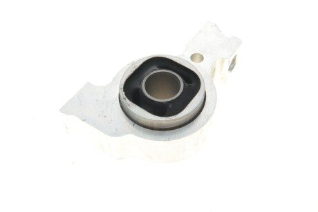 Сайлентблок переднього важеля meyle 11146100040