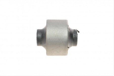 Сайлентблок переднего рычага meyle 16146100028