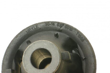 Сайлентблок переднего рычага meyle 30146100010