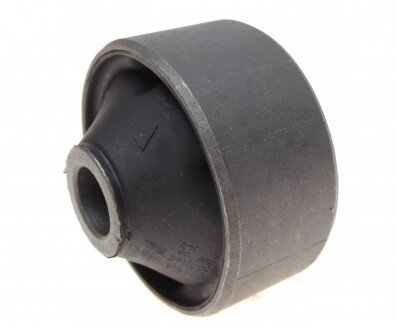 Сайлентблок переднего рычага meyle 30146100024