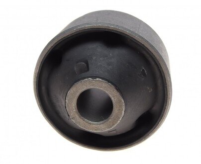 Сайлентблок переднего рычага meyle 30146100024