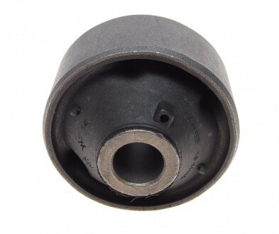 Сайлентблок переднего рычага meyle 30146100024