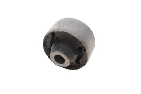 Сайлентблок переднего рычага meyle 31146100001