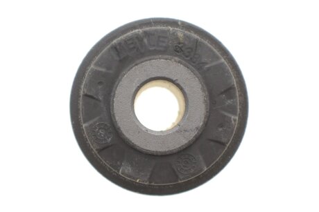 Сайлентблок переднего рычага meyle 31146100004