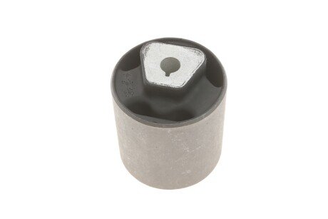 Сайлентблок переднього важеля meyle 3146100004HD