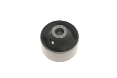 Сайлентблок переднего рычага meyle 37146100006