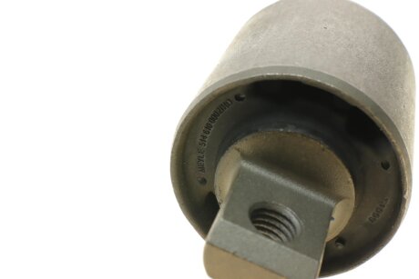 Сайлентблок переднего рычага meyle 5146100002HD