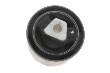 Сайлентблок переднего рычага meyle 53146100005HD