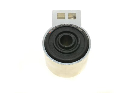 Сайлентблок переднего рычага meyle 6140350037