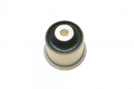 Сайлентблок переднего рычага meyle 70146100001