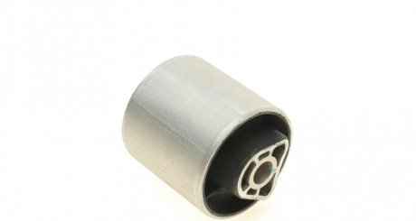 Сайлентблок переднього важеля meyle 3146100042