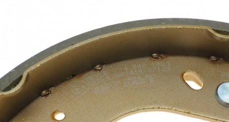 Колодки ручного (стоячого) гальма meyle 7140421003