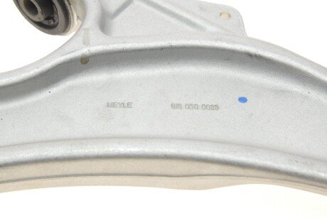 Важіль підвіски передній meyle 6160500033