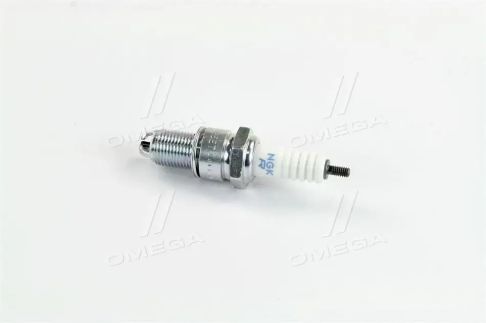 Свеча зажигания AUDI 80 VW GOLF II 1.6 83-92/PASSAT 3 1.6 88-92 (3-Ground) (пр-во) NGK BUR5ET-10 (фото 1)