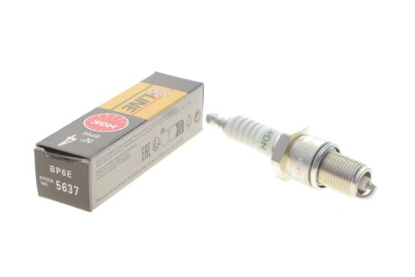 Свеча зажигания ngk 5637