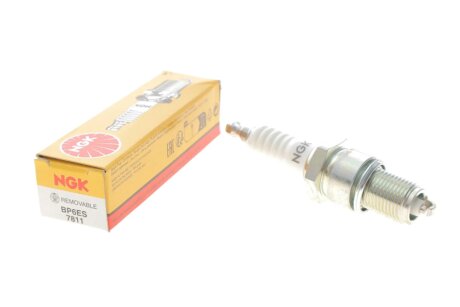 Свеча зажигания ngk 7811