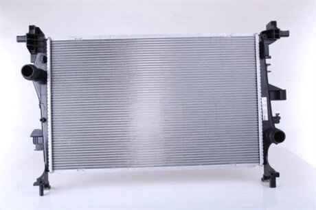 Радиатор интеркулера nissens 606447