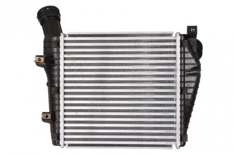 Радиатор интеркулера nissens 96611