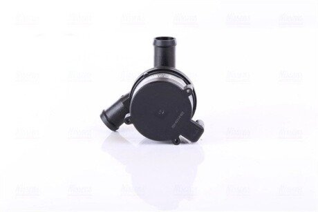 Насос водяний nissens 831120 на Фольксваген Амарок