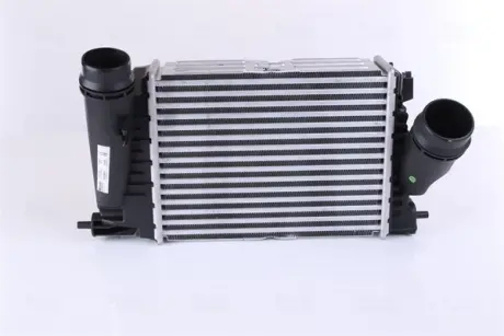 Радіатор інтеркулера Nissens 961429
