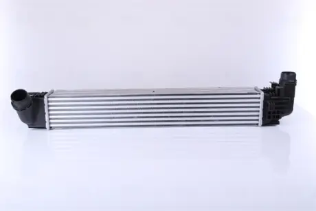 Радиатор интеркулера nissens 96533 Рено Дастер