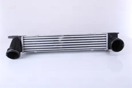 Радіатор інтеркулера nissens 96551 Бмв Е90