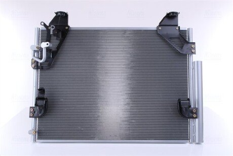 Радiатор кондицiонера nissens 940082