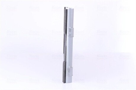 Радiатор кондицiонера nissens 940686