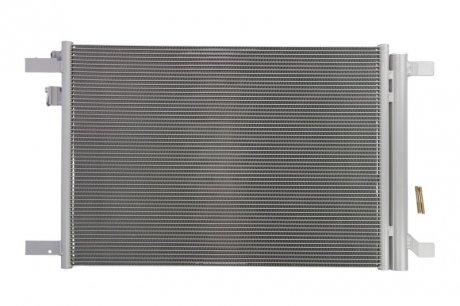 Радiатор кондицiонера nissens 941067