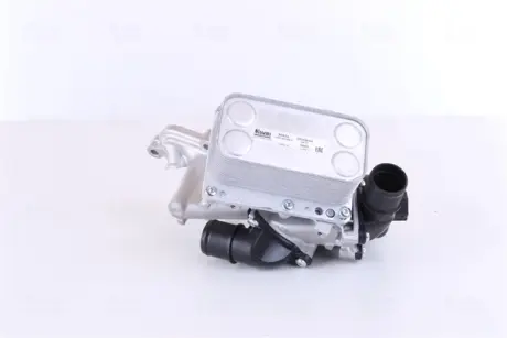 Радіатор масляний Nissens 90924
