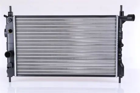 Радиатор охлаждения двигателя nissens 63050A