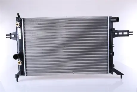 Радіатор охолодження двигуна Nissens 632481