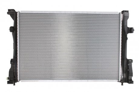 Радиатор охлаждения двигателя nissens 67186