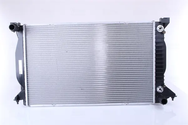 Радіатор охолодження двигуна Nissens 60303A (фото 1)