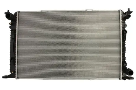 Радіатор охолодження двигуна Nissens 60317