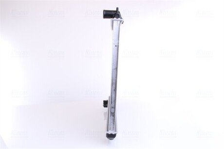 Радіатор охолодження двигуна nissens 606160