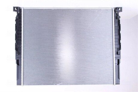 Радіатор охолодження двигуна nissens 606236