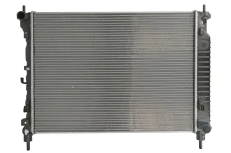 Радіатор охолодження двигуна Nissens 606255