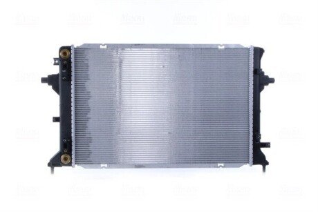Радиатор охлаждения двигателя nissens 606811