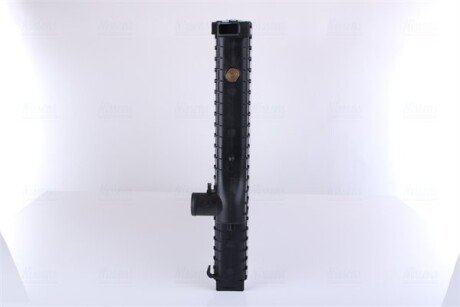 Радіатор охолодження двигуна nissens 60693A