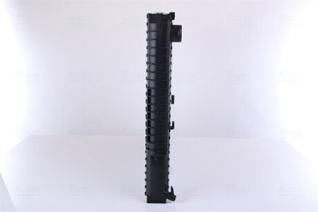 Радіатор охолодження двигуна nissens 60693A