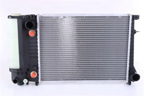 Радіатор охолодження двигуна Nissens 60703A