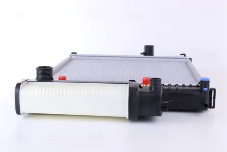 Радіатор охолодження двигуна Nissens 60709A