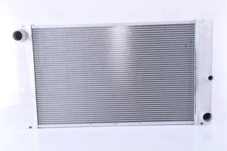 Радиатор охлаждения двигателя nissens 60762 Бмв E60